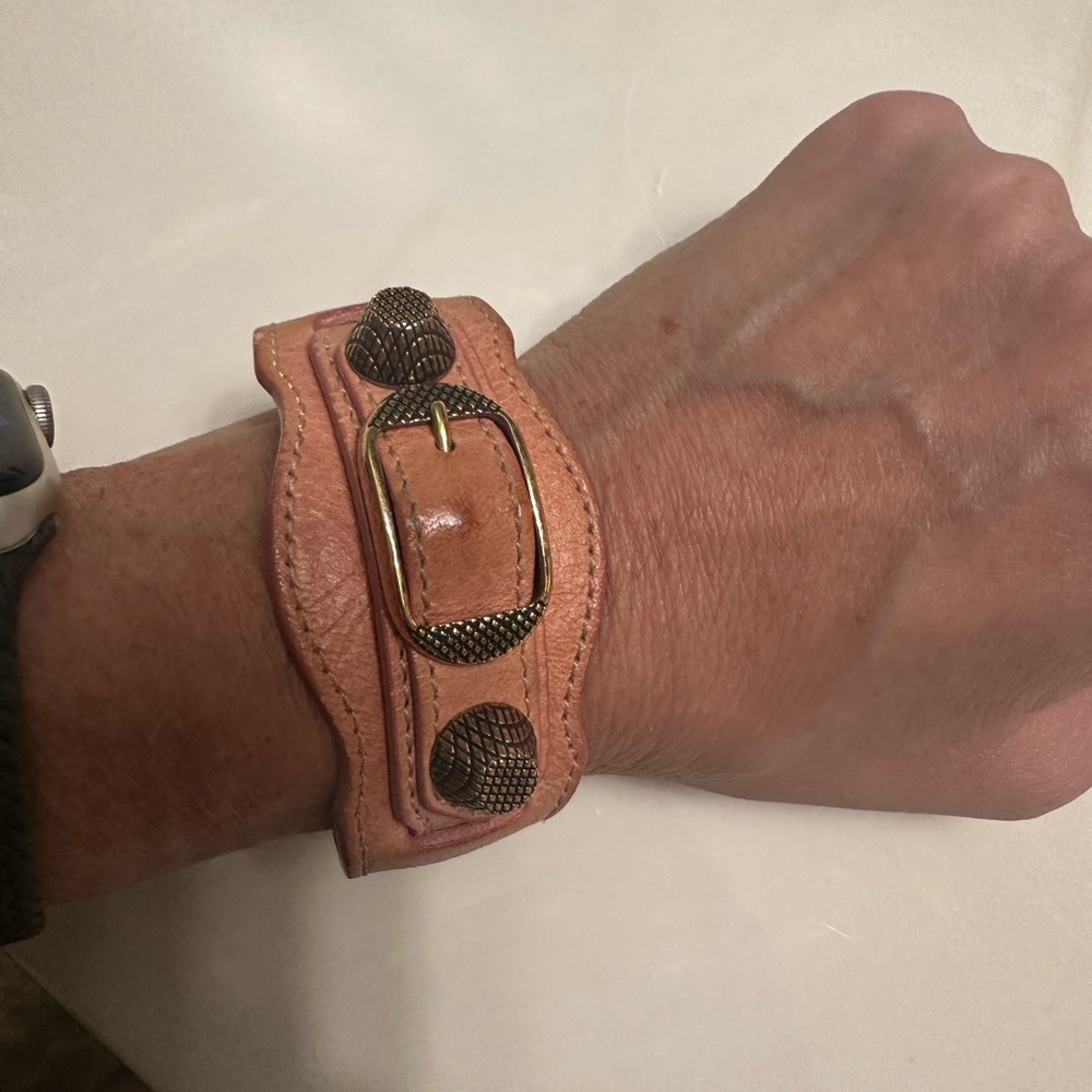 balenciaga medium leather pink brass color studs